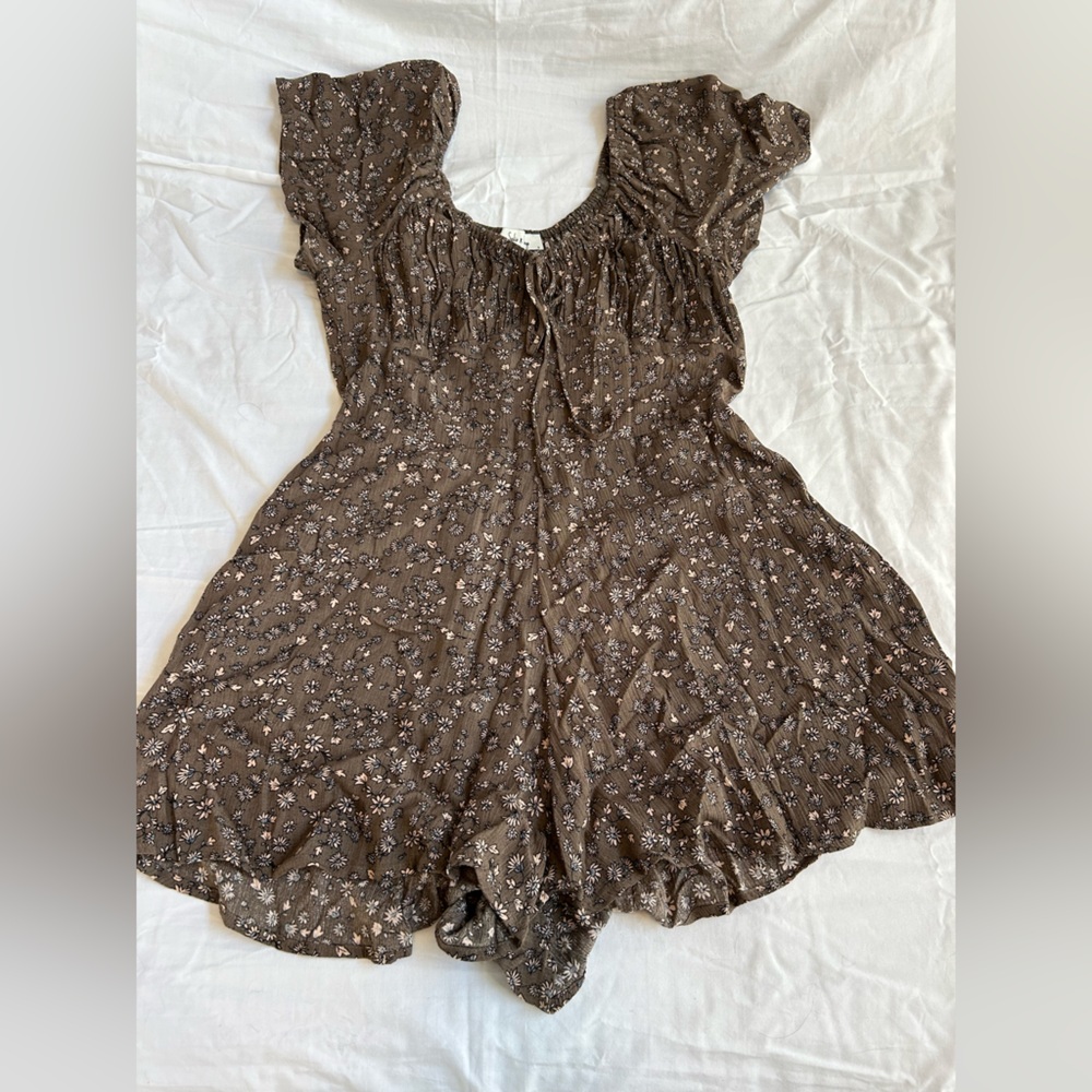 Sadie & Sage Floral Patterned Dress in Brown